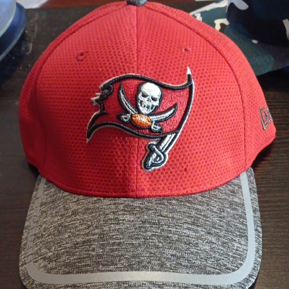 New Era Other - New Era Red and Gray Cap